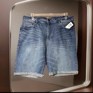 NWT CSG Denim Jean Shorts Men’s Size 40  Inseam Roll Cuff